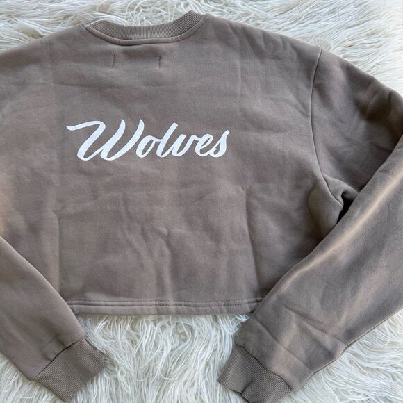 Wolves Darc Sport SHE Cursive Crop Crewneck Stone Gray Size Small - Picture 7 of 9